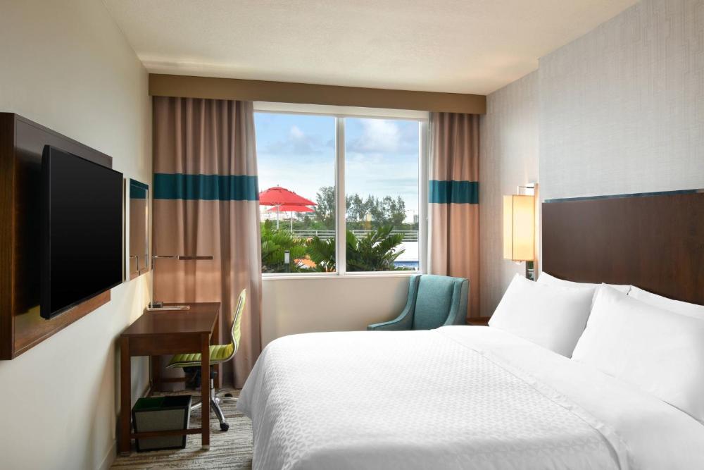 Guest Room, 1 King interior